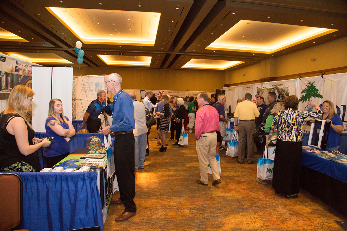 FirstService Residential Arizona Hosts 600+ Attendees at HOA Conference